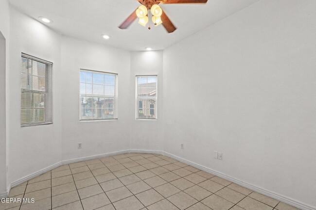 Building Photo - 636 Paseo Hermoso Dr
