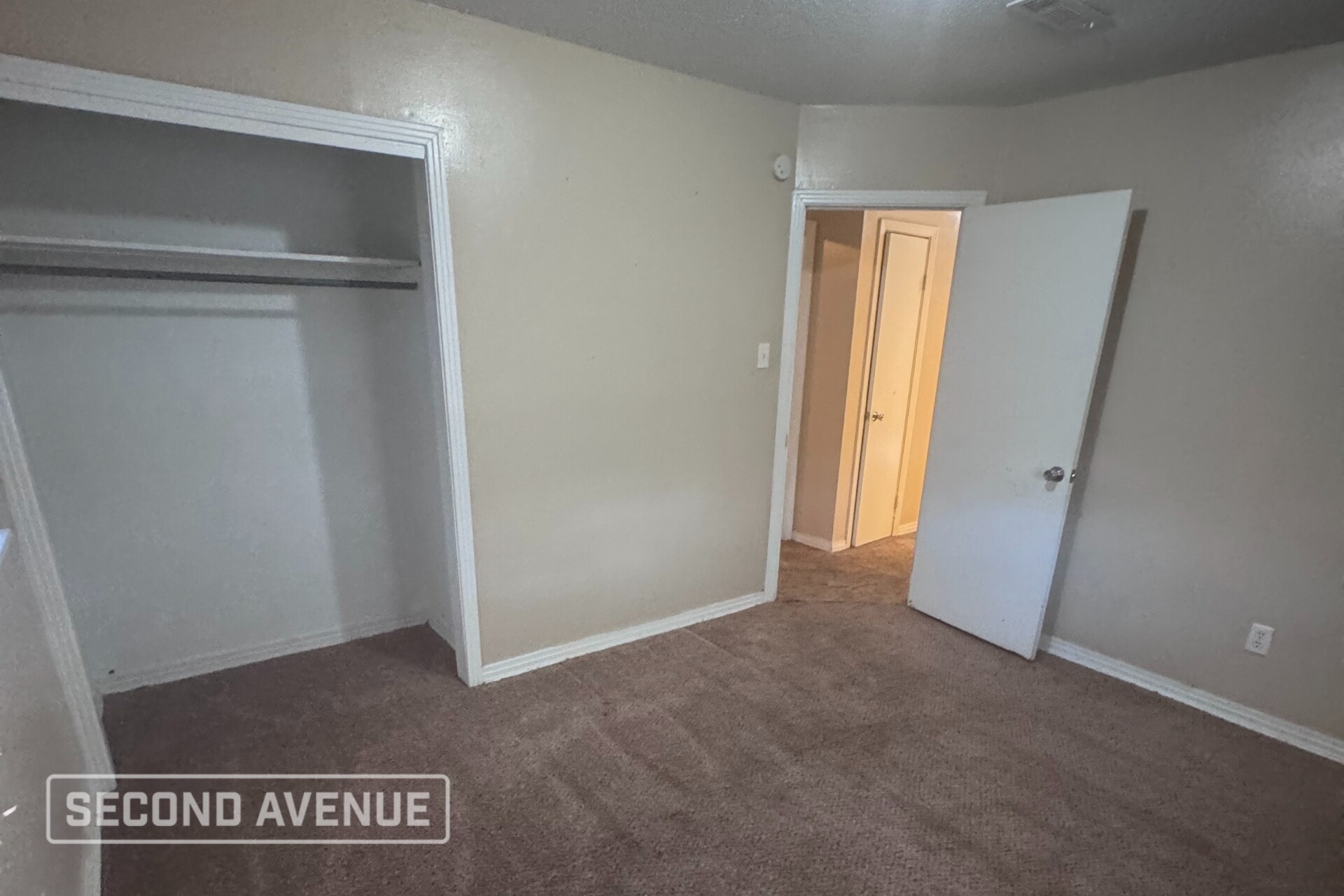 Building Photo - 10 Compass Point St