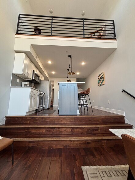 Building Photo - 1220 Lecount St