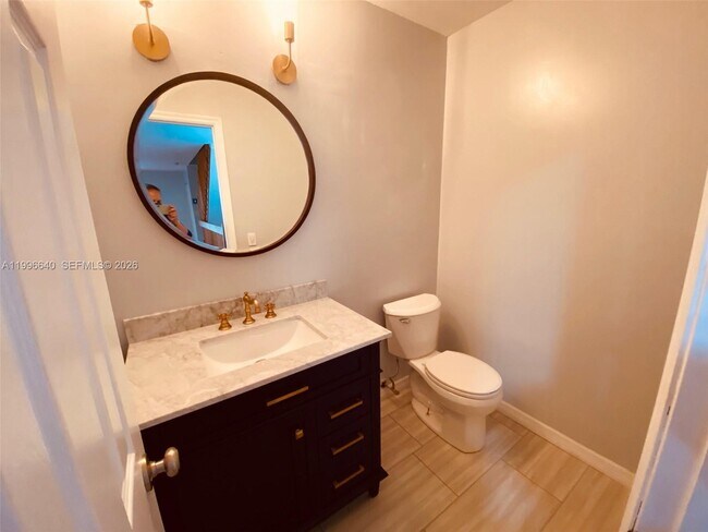 Building Photo - 9890 Hammocks Blvd