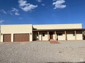 Building Photo - 2011 Buena Vista Dr