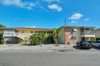 Building Photo - 2101 NE 68th St