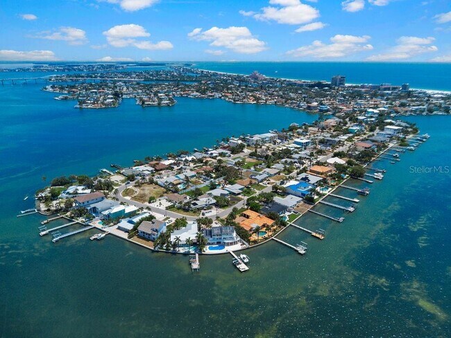 Building Photo - 980 Boca Ciega Isle Dr