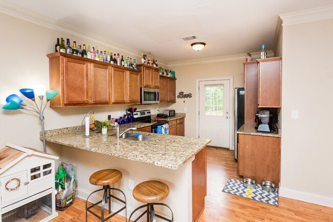 Building Photo - 239 Ruth St