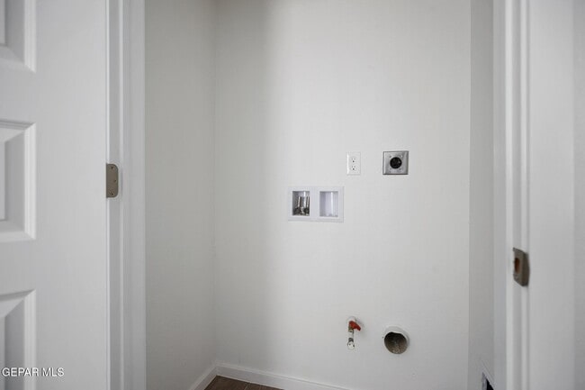 Building Photo - 916 St Vrain St