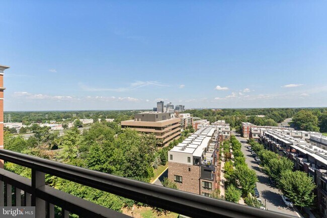 Building Photo - 11760 Sunrise Valley Dr