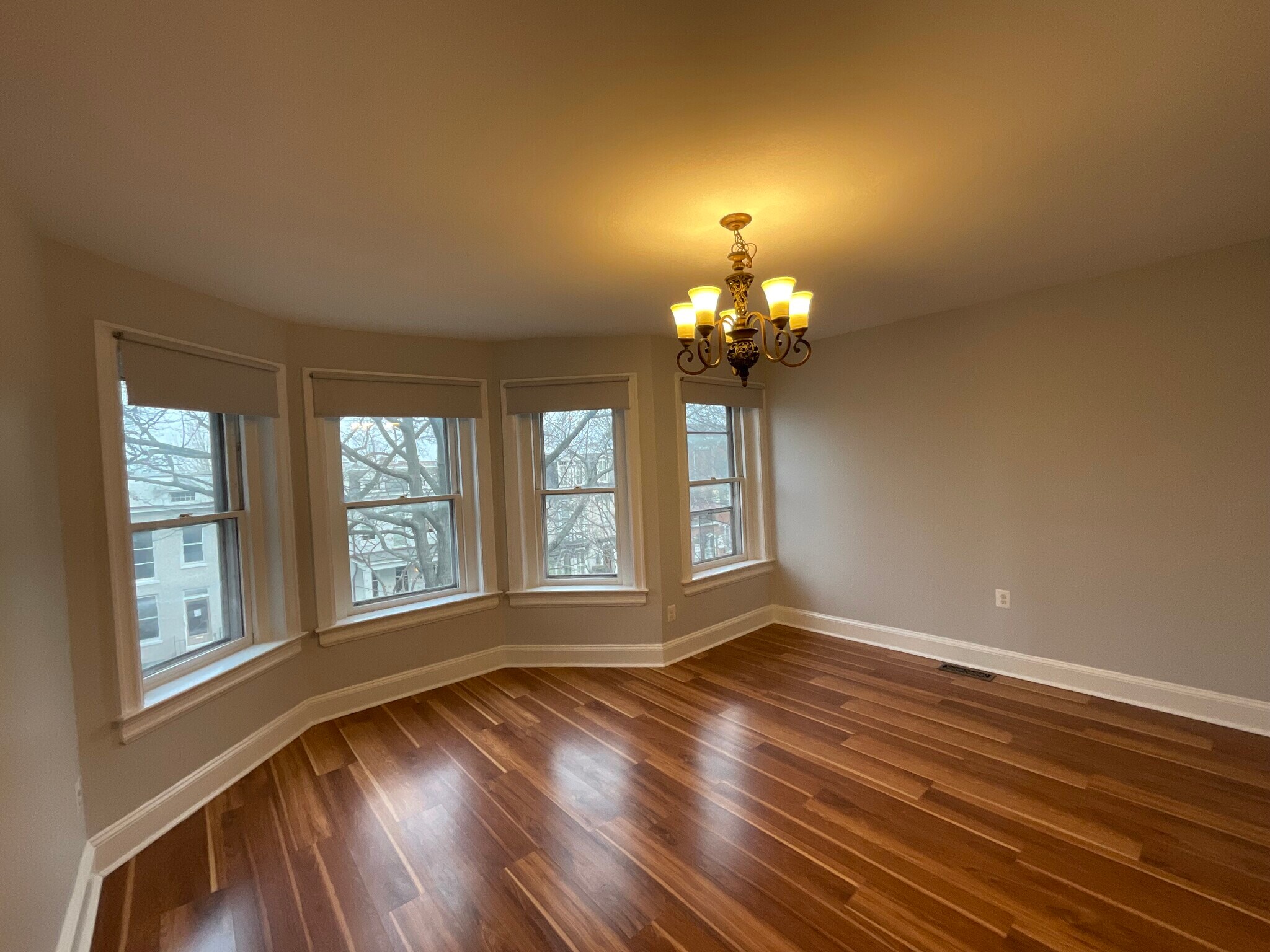 Building Photo - 120 3rd St NE