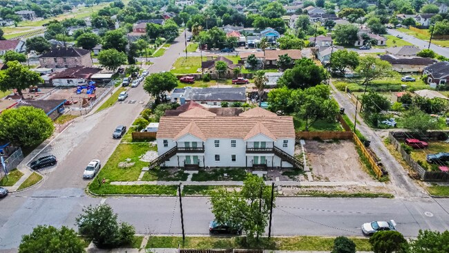 Building Photo - 218 N 7th St