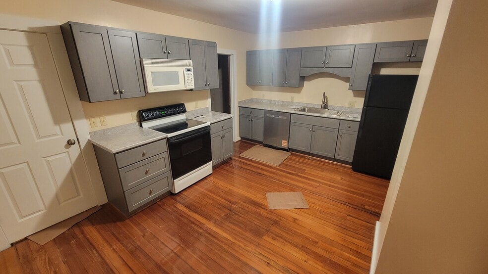 Building Photo - 77 West St