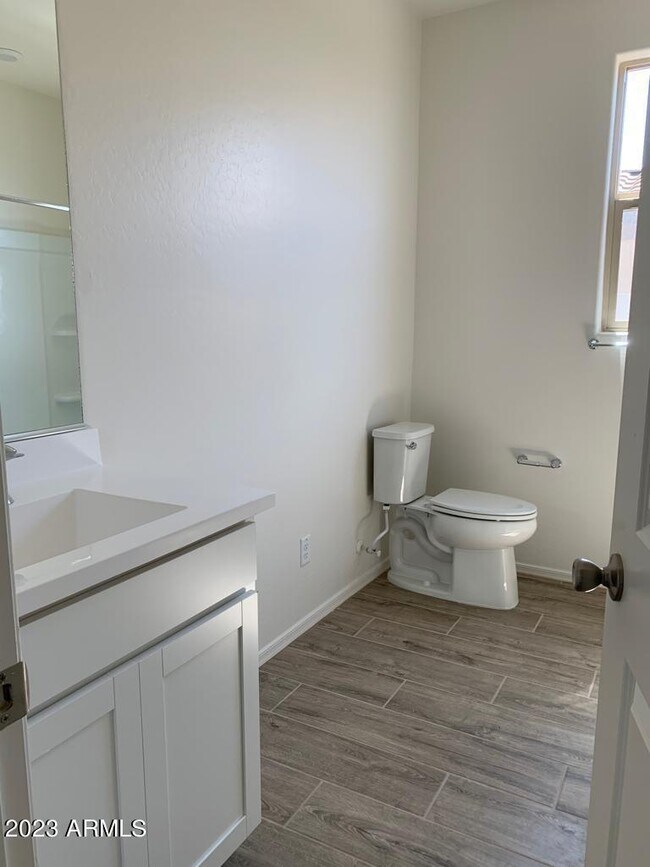 Building Photo - 2340 W Sunland Ave