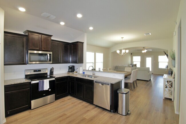 Building Photo - 2708 Risinger Rd