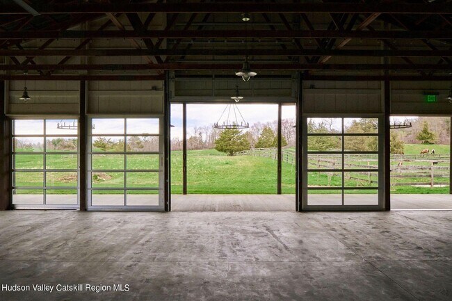 Building Photo - 356 Co Rte 6