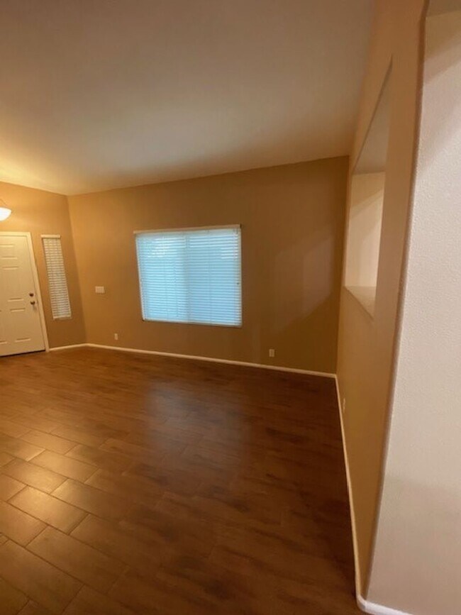 Building Photo - Beautiful 3-Bedroom Home with Vaulted Ceilings & Private Fenced Yard