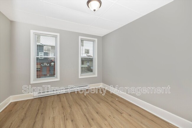 Building Photo - 114 N Conococheague St