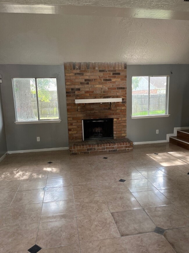 Building Photo - 16346 Quail Hunt Dr