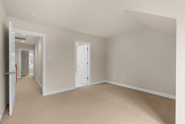 Building Photo - 3 Bed 2.5 Bath - Gaithersburg Townhouse - ...
