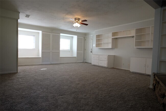 Building Photo - 3401 Princeton Dr