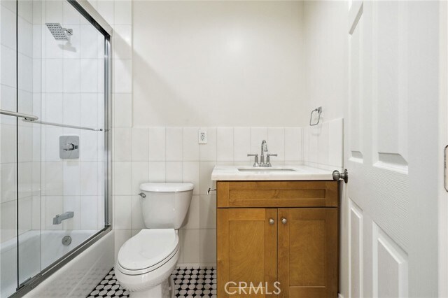 Building Photo - 1703 W 25th St