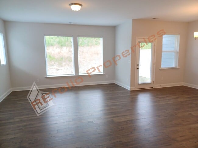 Building Photo - 238 Deardom Wy