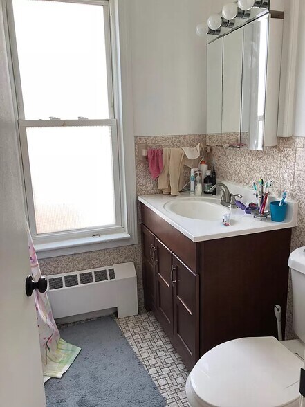 Building Photo - 5 Irving St