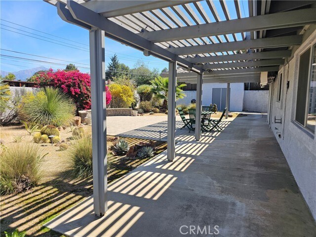 Building Photo - 639 Alta Loma Dr