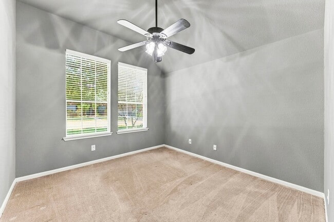 Building Photo - 27730 Geneva Hills Ln