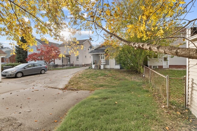 Building Photo - 1005 Woodsdale Ave