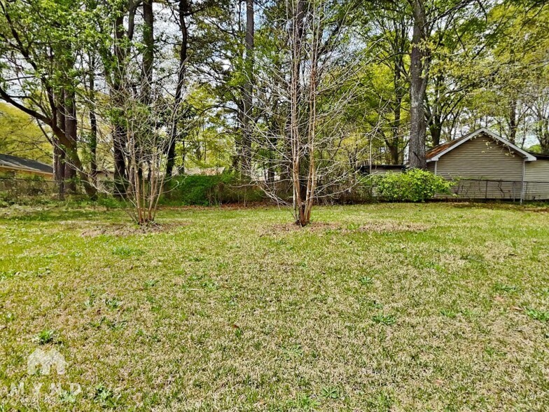Building Photo - 6497 Voyles Dr