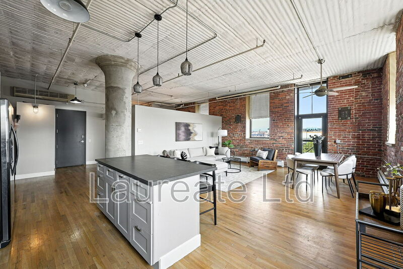 Building Photo - 2261 Blake St