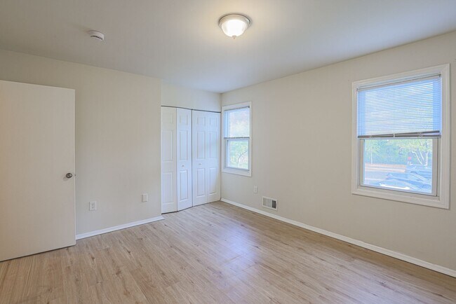 Building Photo - 25 Dorchester Ct