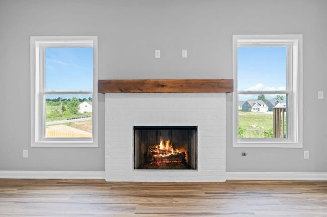 Building Photo - 102 Chickadee Trl