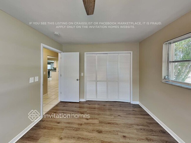 Building Photo - 1400 S Hercules Ave