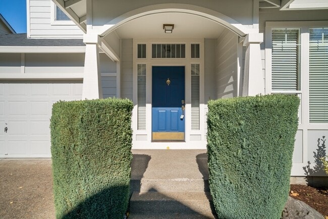Building Photo - Quaint Carman Ridge Home in Lake Oswego