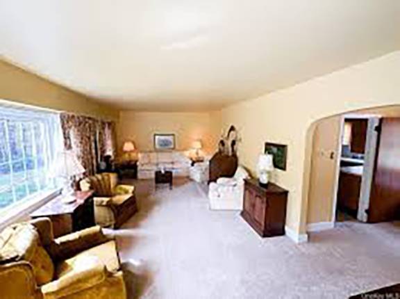 Building Photo - 18 Wildwood Dr