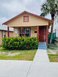 Building Photo - 708 7th St