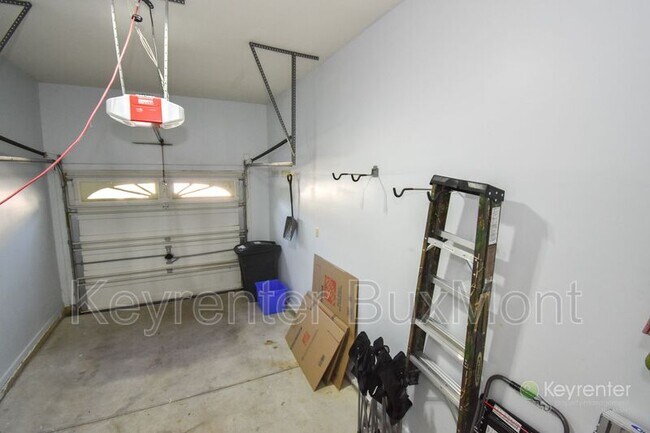 Building Photo - 109 Meadow View Ln