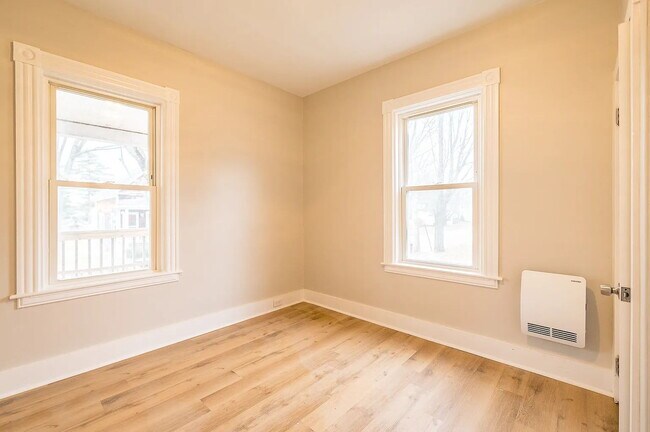 Building Photo - PRICE IMPROVEMENT! Beautiful 2-Bedroom Apartment – Quiet, Private Setting in Westbrook, Available...