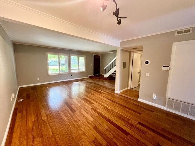 Building Photo - Spacious 4 BR/2.5 BA Townhouse in Carlsbad...