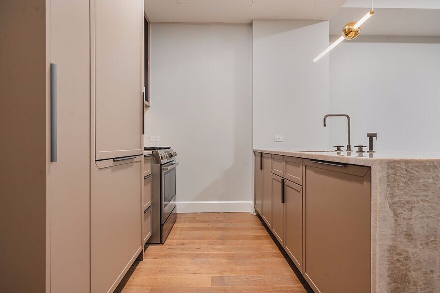 Building Photo - 262 9th St