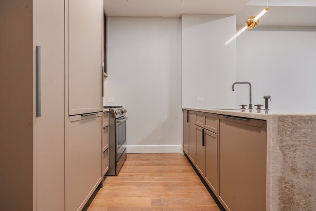 Building Photo - 262 9th St