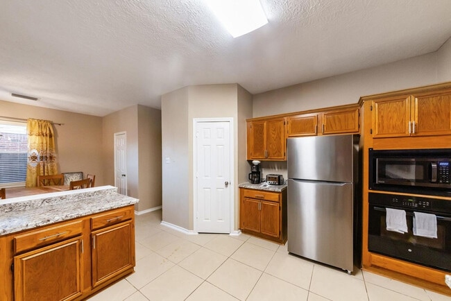 Building Photo - 9350 Starfire Ln