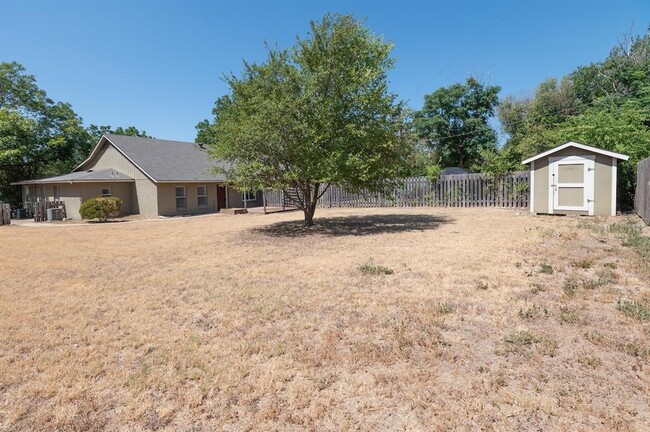 Building Photo - 608 Old Manchaca Rd