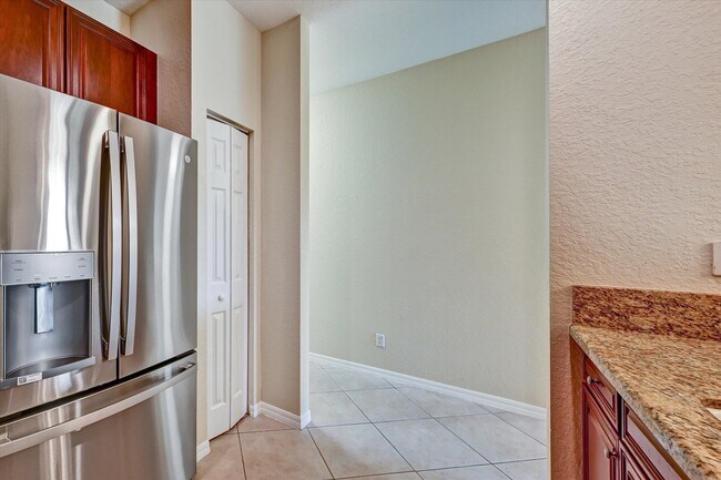 Building Photo - 4870 Bonsai Cir
