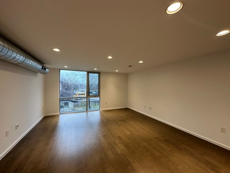 Building Photo - 1417 N 7th St