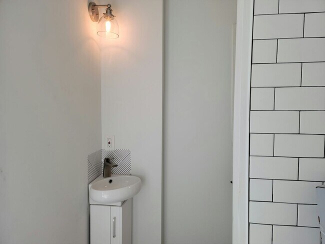 Building Photo - 044SCobert5503