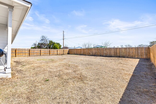 Building Photo - 4906 Karen Grn Dr