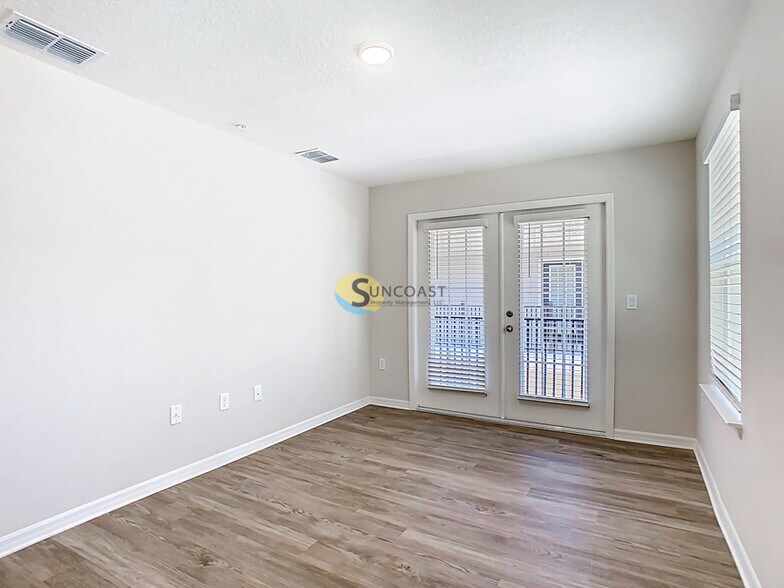 Building Photo - 3821 SW 43rd Ct