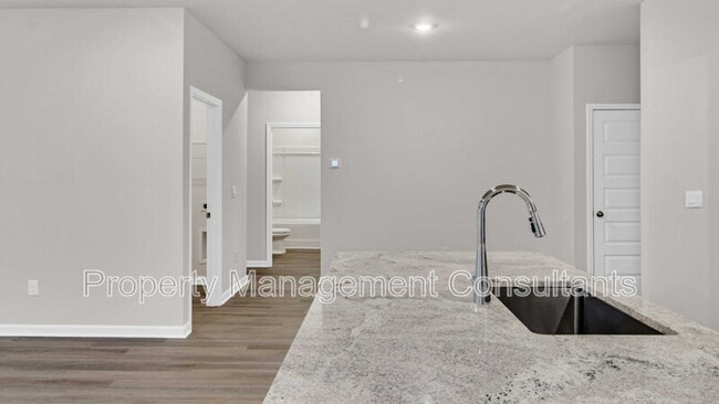 Building Photo - 319 Murphy Ln