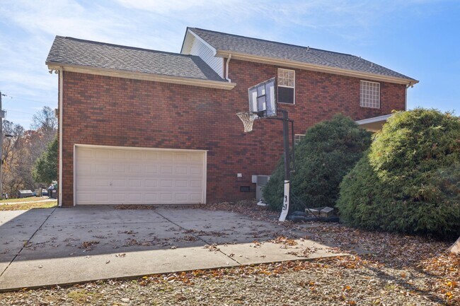 Building Photo - 1187 Marvel Road