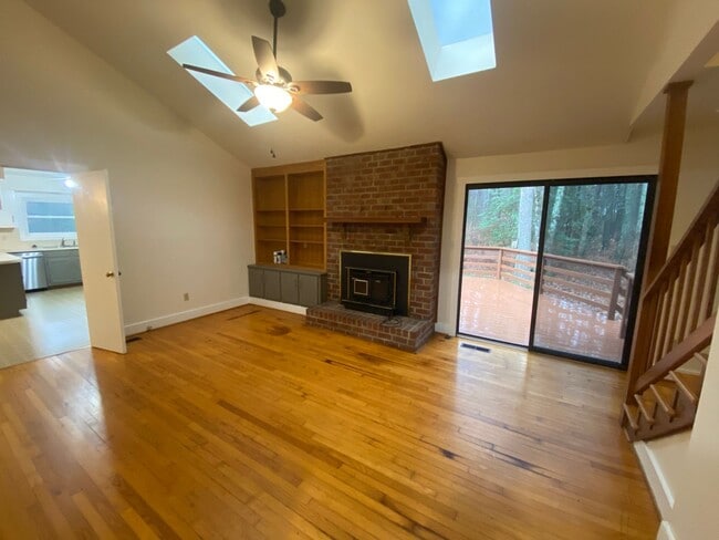 Building Photo - Country living in Glen Allen three bedroom...